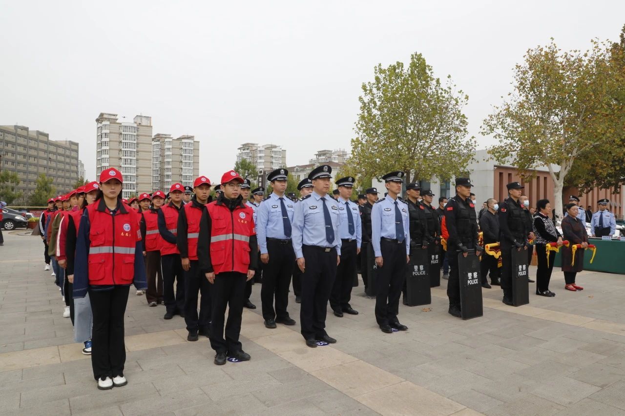 辛乡政府加强社会治安建设，保障市民安全的策略与实践